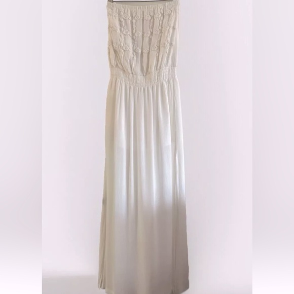 LA MADE Women’s White Strapless Maxi Dress Embroidered Rosette Size Extra SMALL - Picture 5 of 8